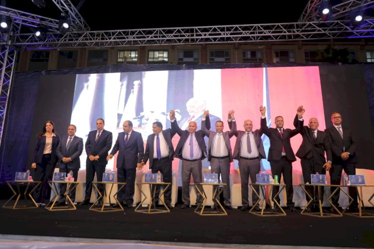 الآلاف يشاركون بالمؤتمر الجماهيري للنائب أشرف رشاد عثمان