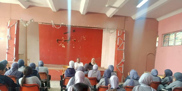 ندوة بيئية بمدرسة فاطمة الزهراء الثانوية بنات بقنا