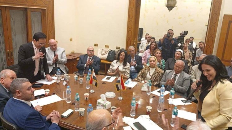 موسى مصطفى موسى يكرم المستشار مايكل روفائيل في لقاء سياسي مميز