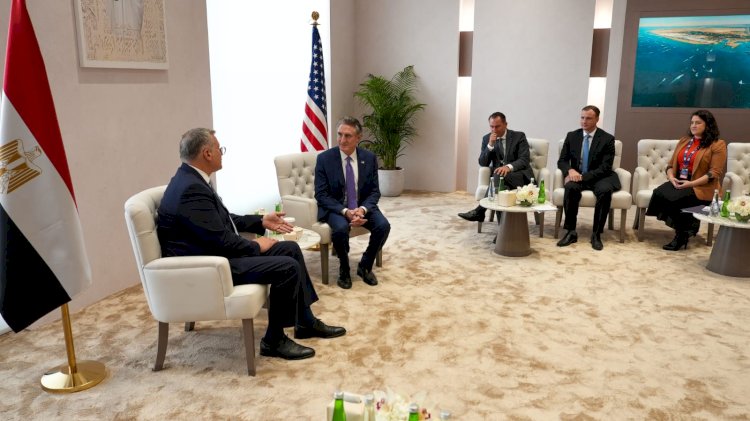 وزير البترول يلتقي بوزير  الشؤون الداخلية الأمريكية علي هامش أديبك ٢٠٢٥ بدبي