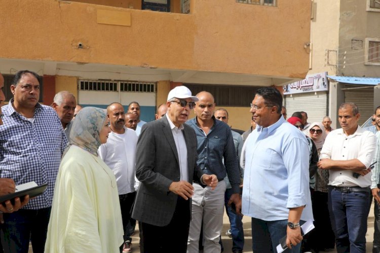 تمهيداً للافتتاح ,,  محافظ المنيا يتفقد التجهيزات النهائية بمجمع مواقف سمالوط