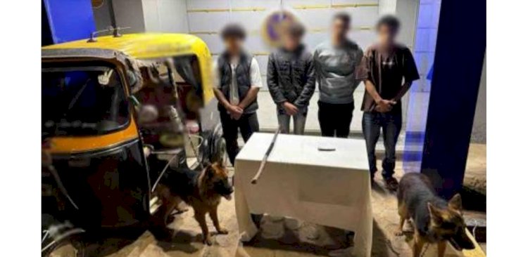 نكشف فيديو  مشاجرة بين سائق  "توك توك" وثلاثة طلاب بالغربية