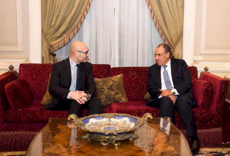 وزير الخارجية يستقبل السكرتير العام للمحكمة الدائمة للتحكيم