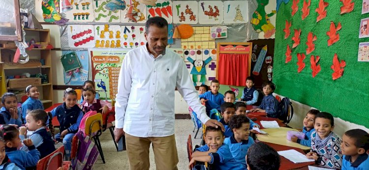 عبدالواحد يتفقد مدارس أبوتشت  ومتابعة مستوى الطلاب على رأس الأولويات