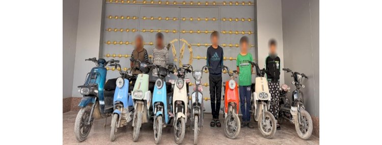 ضبط 3 أطفال لقيامهم بآداء حركات إستعراضية بدراجات كهربائية ببنى سويف