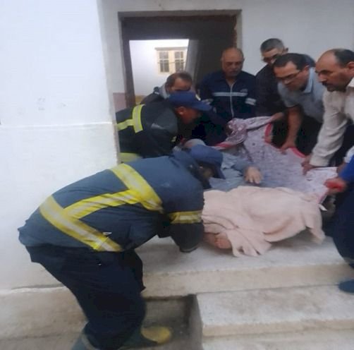 الاجهزة الامنية تنقل مريضة للمستشفي بالبحيرة