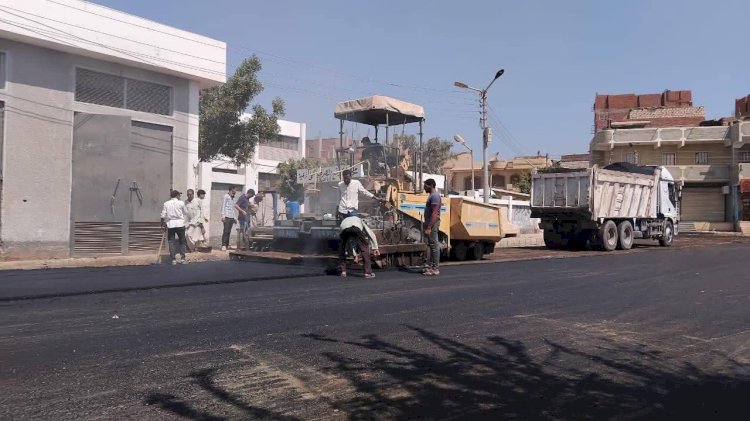 محافظ كفرالشيخ يتابع أعمال رفع كفاءة الطرق بدسوق بمبادرة «تأهيل الطرق»