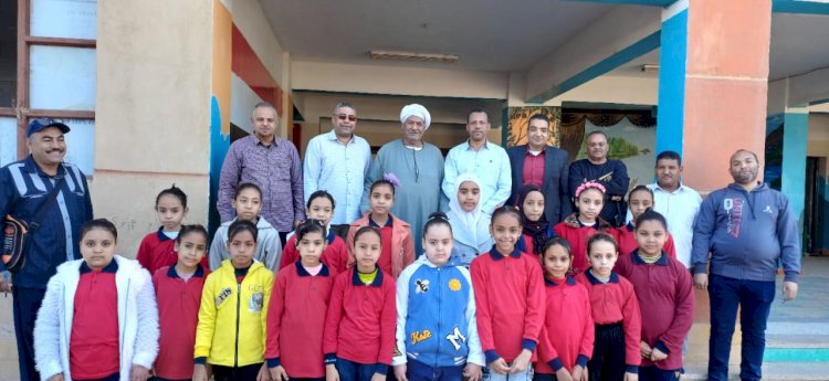 مديرتعليم أبوتشت ورئيس مجلس أمناء المحافظة يشهدان استعداد المدارس للتقييم الدولي