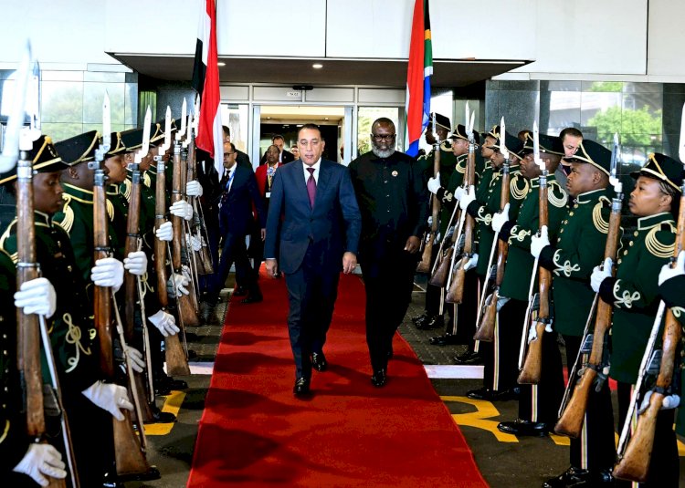 رئيس الوزراء يصل "جوهانسبرج" لترؤس وفد مصر المُشارك بقمة مجموعة العشرين