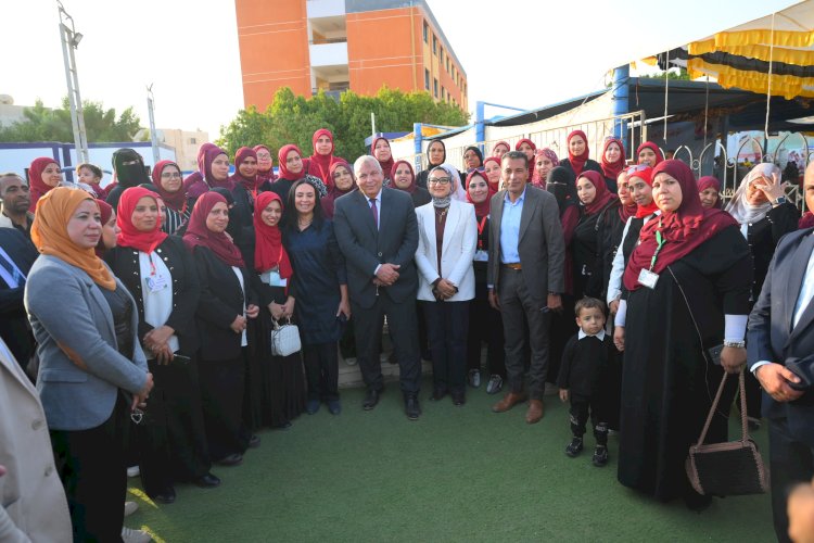 وزيرة التضامن  تلتقي الرائدات الاجتماعيات بمحافظة الوادي الجديد