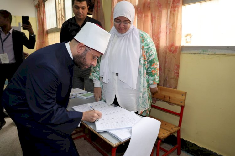 وزير الأوقاف يُدلي بصوته في انتخابات مجلس النواب الوزير