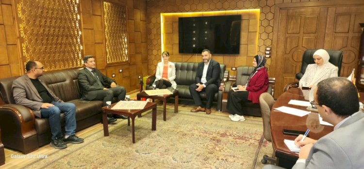 الحجر الزراعي يعقد اجتماعاً مع السفيرة الرومانية بالقاهرة