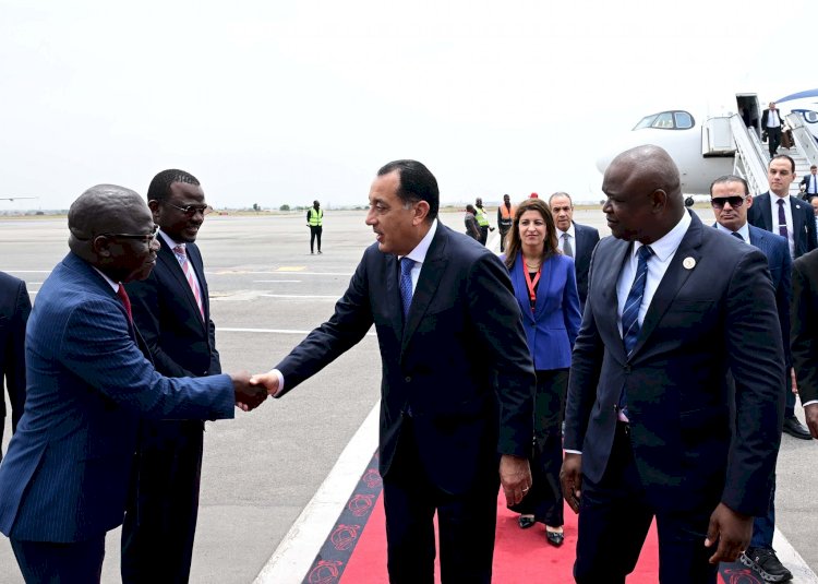 رئيس الوزراء يصل أنجولا للمشاركة في القمة السابعة بين الاتحاد الأفريقي والاتحاد الأوروبي