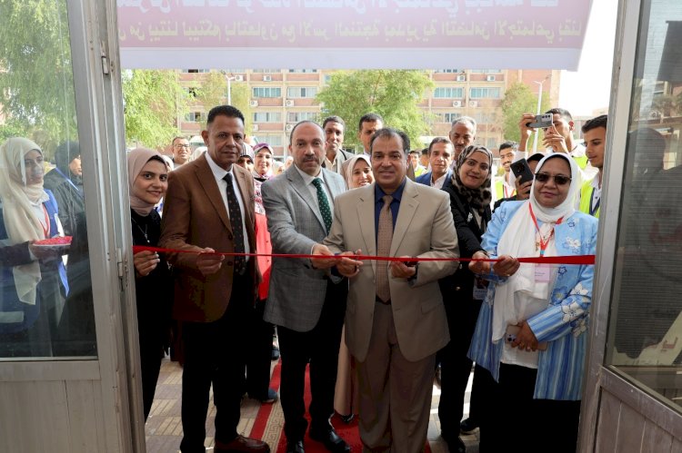 رئيس جامعة قنا يفتتح معرض وحدة التضامن الاجتماعي  "من بيتنا لبيتكم"