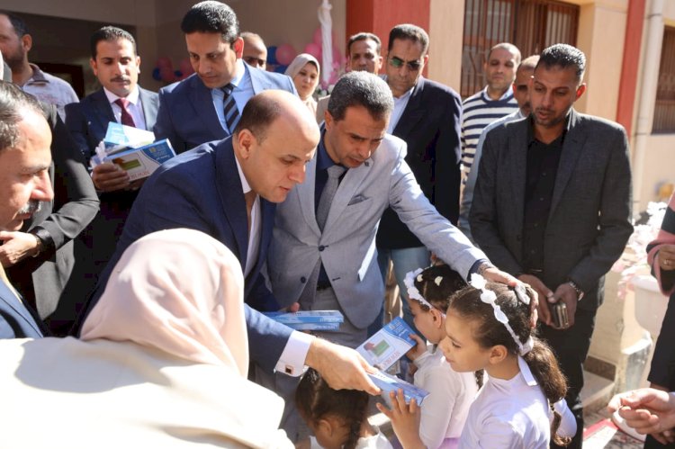 محافظ كفرالشيخ يتفقد مبادرة الرياضيات"فكر وابداع" بالمسرح المدرسي بالمدينة