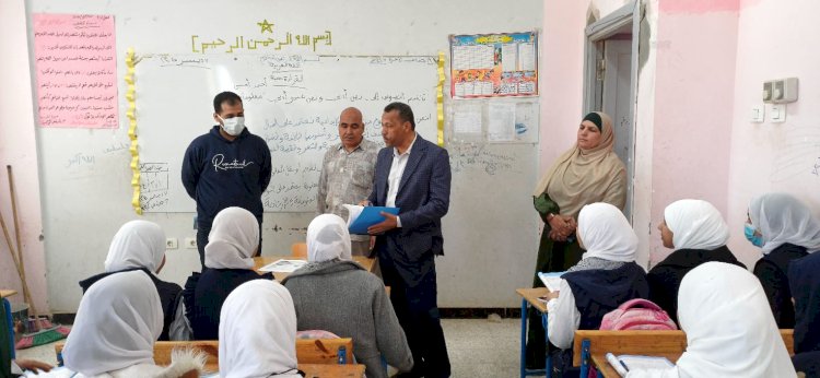 عبدالواحد يتفقد مدارس العمرة لتعزيز الانضباط وتحسين التحصيل الدراسي