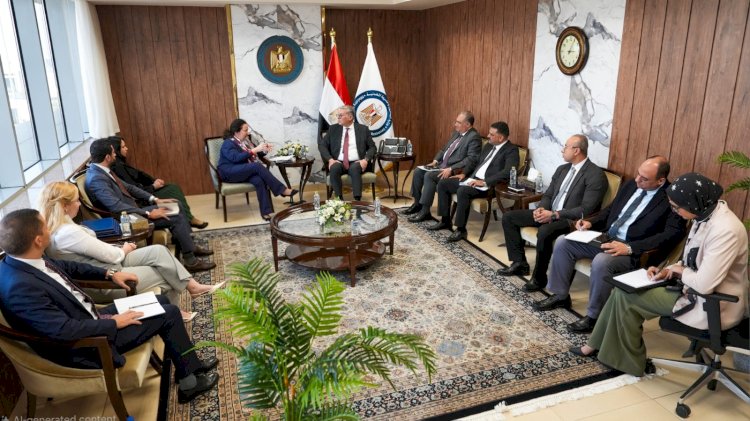 محادثات مع البنك الأوروبي لبحث التمويل والاستثمار في قطاعي البترول والتعدين