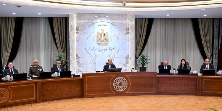 مجلس الوزراء يُوافق على استكمال إجراءات طرح محطات توليد الكهرباء بجبل الزيت