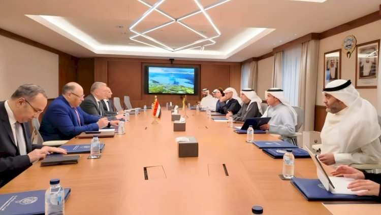 وزير البترول  يناقش مع وزير الكهرباء الكويتي الاستثمارات في مجالات البترول