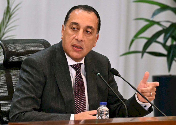 "مدبولي" يوجّه بضرورة التزام جميع الجهات الحكومية بالعمل ضمن الإطار الموحد لإدارة الشكاوى لتسريع وتيرة معالجتها