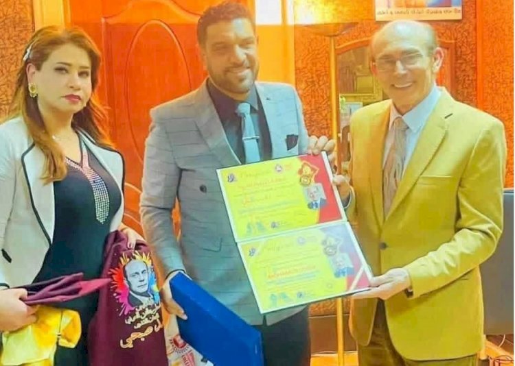 كلية لندن الدولية تمنح محمد صبحي دكتوراه فخرية