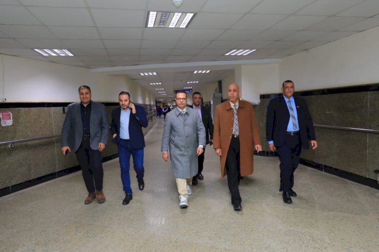 رئيس جامعة كفر الشيخ يتابع سير العمل والاطمئنان علي مستوي الخدمات الطبية