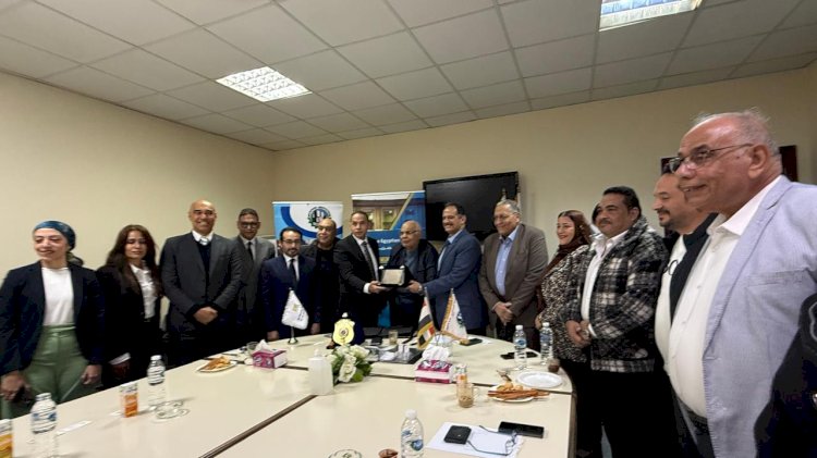 رئيس البورصة المصرية يوقّع بروتوكول تعاون مع جمعية مستثمري 6 أكتوبر