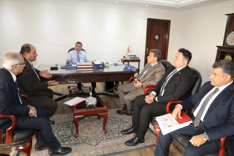 وزير الزراعة يبحث ملف "كلاب الشوارع" مع نقيب البيطريين