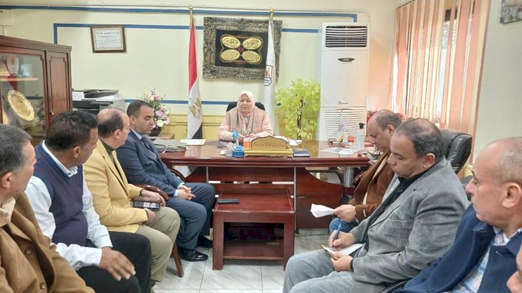 استعدادات التعليم لامتحانات الفصل الأول لصفوف النقل والشهادة الإعدادية