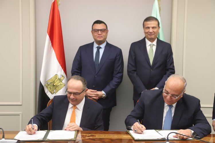 وزيرا الزراعة والإسكان يشهدان توقيع عقد لإعادة تأهيل محطة الشيخ زويد
