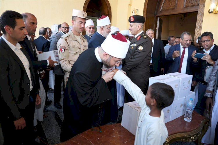 الوزراء يفتتحون مسجدَين احتفالاً بالعيد القومي لمحافظة البحر الاحمر