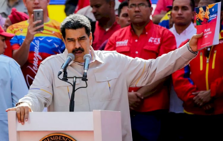 أمريكا تشن هجوما عسكريا علي فنزويلا والرئيس يعلن حالة الطواريء