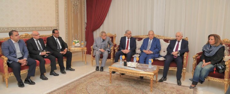 مجلس أمناء جامعة الريادة للعلوم والتكنولوجيا يعقد اجتماعه الدوري التاسع