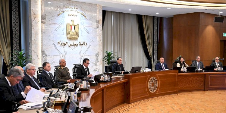 مدبولي: التوسع في توطين صناعة أجهزة الاتصالات ضمن استراتيجية شاملة لتوطين مختلف الصناعات