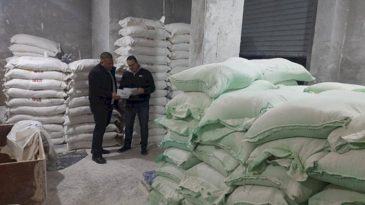 في حملة ليلية .. مديرية تموين الجيزة تضبط 14 طن دقيق بلدي مدعم