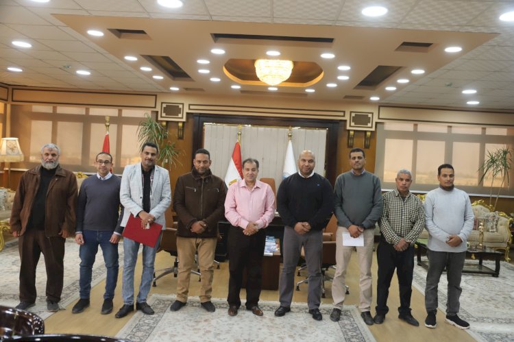 رئيس جامعة قنا يعلن بدء العمل الفعلي بتطبيق «قرار» لتعزيز الحوكمة الإلكترونية