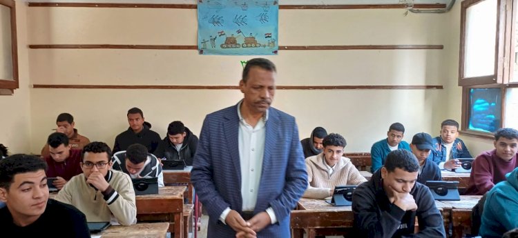 طلاب أبوتشت يخوضون امتحانات الفصل الدراسي الأول