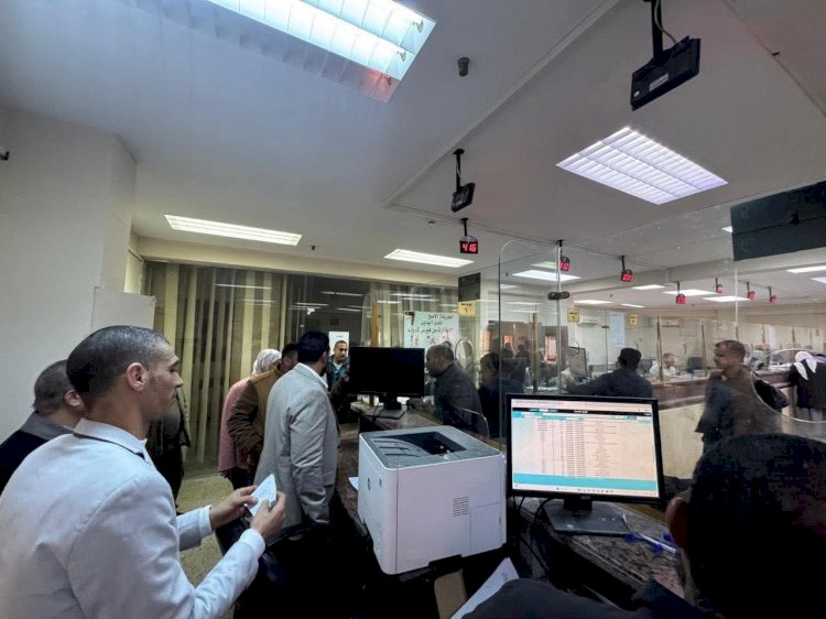 رئيس جهاز مدينة أسيوط الجديدة يتفقد الإدارات والمركز التكنولوجي