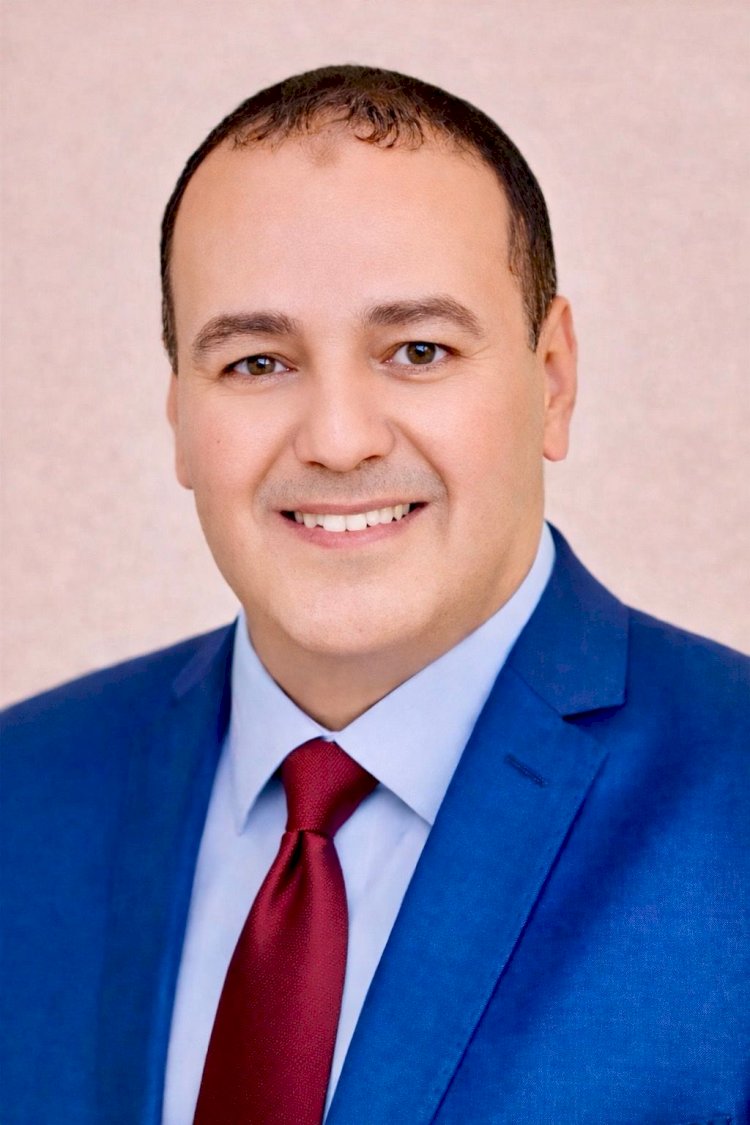 الدكتور عادل اليماني في كتابِه : تَخَلَقوا بأخلاقِ اللهِ