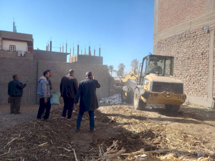 محافظ أسيوط: إزالة 12 حالة تعدي واسترداد 133 فدانًا زراعيًا بالموجة الـ28
