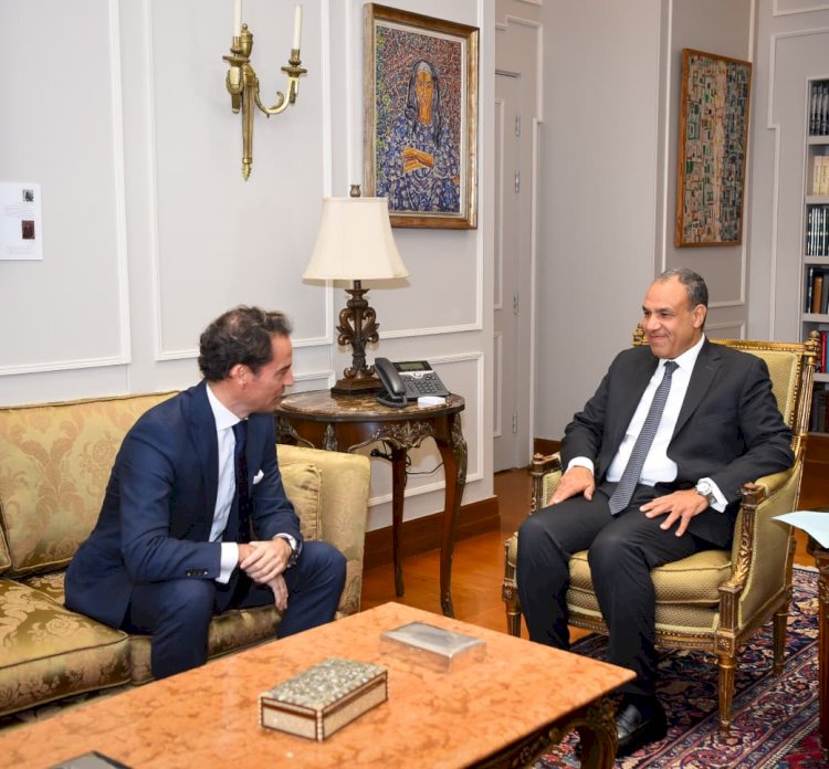 وزير الخارجية يلتقى مع الممثل الشخصي لسكرتير عام حلف الناتو لشئون الجوار الجنوبي