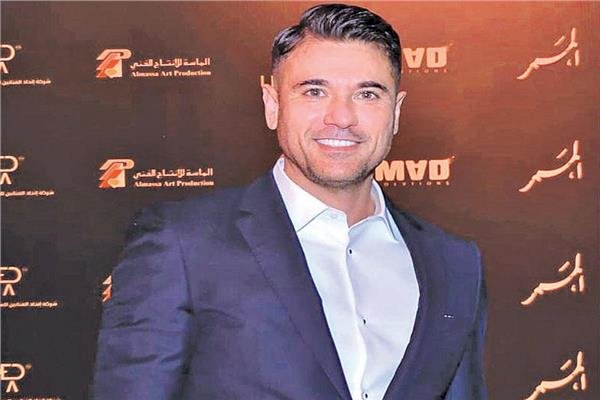 أجر خادمة.. إلزام أحمد عز بدفع 30 ألف جنيه إلى زينة