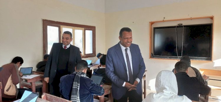 مدير عام تعليم أبوتشت يتفقد امتحانات النقل ويؤكد تطبيق التعليمات