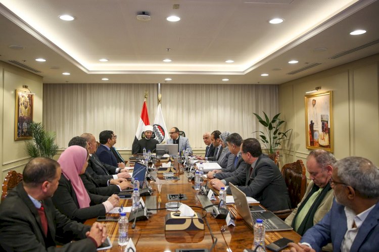 وزير قطاع الأعمال العام يستقبل وزير الأوقاف