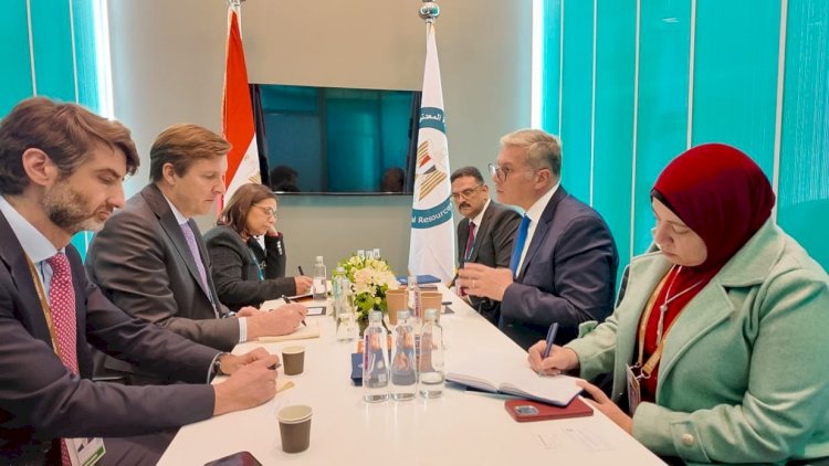 وزير البترول  يبحث التعاون الأكاديمي مع جامعتي "كيرتن" و"كولورادو" بالرياض