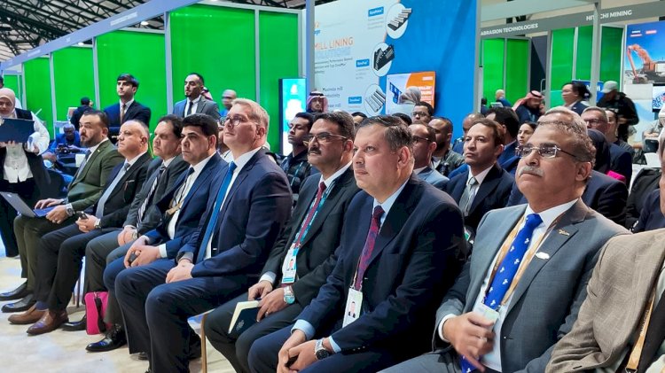 وزير البترول يفتتح جلسة الترويج للتعدين المصري بمؤتمر الرياض ويتفقد جناح مصر