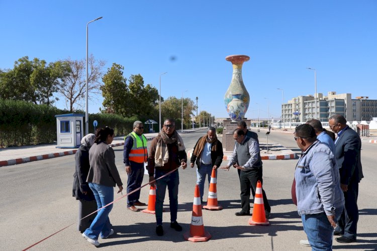رئيس جامعة قنا يوجه بتوسعه طريق الجامعة الرئيسي لتيسير الحركة المرورية