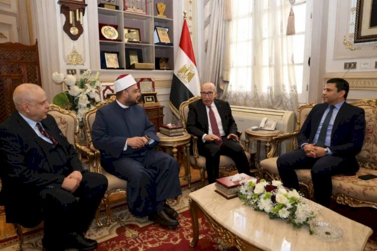 أمين المجلس الأعلى للشئون الإسلامية مُحاضرًا بمحكمة النقض