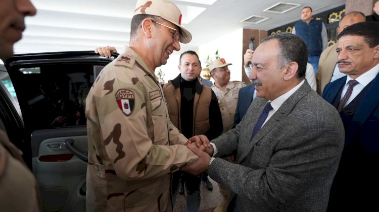 محافظ أسيوط يستقبل قائد قوات الدفاع الشعبي والعسكري