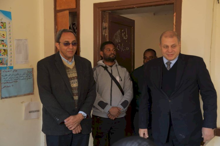 محافظ قنا يتفقد عددًا من المدارس للاطمئنان على امتحانات الشهادة الإعدادية